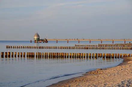Zingster Seebrücke mit Tauchgondel