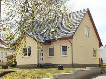 Außenansicht (Ferienwohnung befindet sich im Obergeschoss)