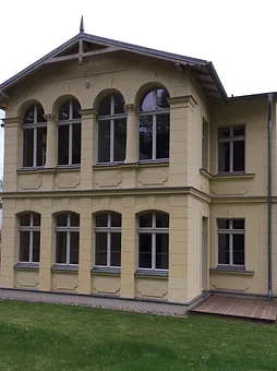 Ferienwohnungen 1 und 2 im EG der Villa mit Terrassen und Gartenzugang