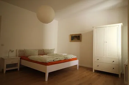 Schlafzimmer 2 mit Doppelbett 1,80 m breit