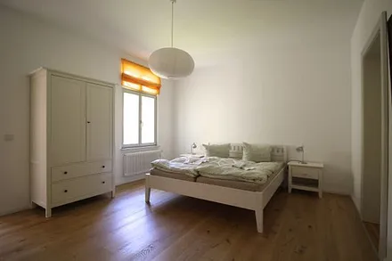 Schlafzimmer 1 mit Doppelbett 1,80 m breit