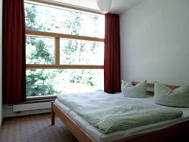 Schlafzimmer 1 - Doppelbett 1,80 m breit