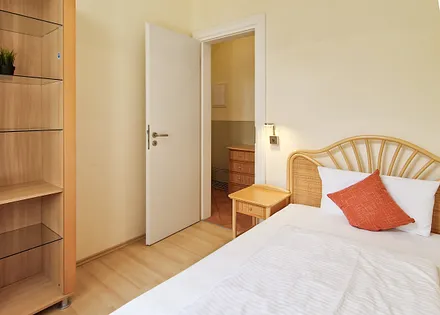 Schlafen 2 mit Einzelbett