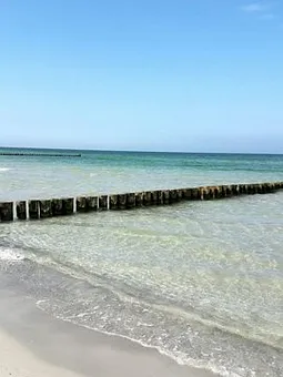 glasklares Wasser und weiße, kilometerlange Strände erwarten Sie