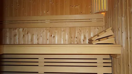 Bad unten mit Sauna, WC und Dusche