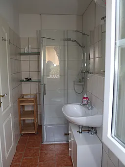 Duschbad mit bodengleicher Dusche, WC