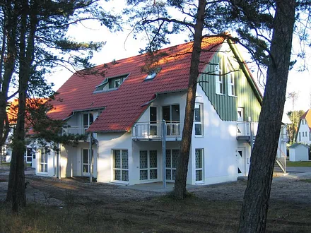 Außenansicht mit Balkon