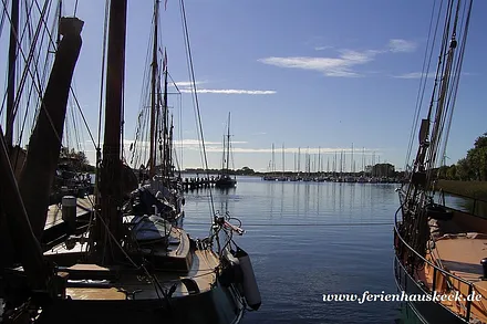 Museumsschiff und der Hafen