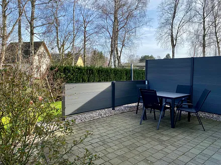 Terrasse mit Sitzmöbeln