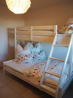 Ferienwohnung Hafenidyll Nr. 11 - 1. Schlafzimmer / 2 getrennte Betten