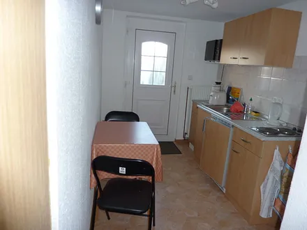 Küche mit Sitzgelegenheit