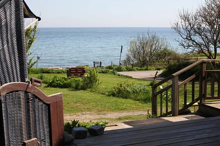 Blick von der Terrasse auf die Ostsee