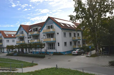 Straßenansicht Wohnanlage