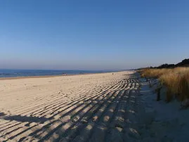 Strand (morgens geharkt)