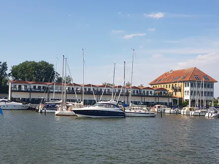 Außenansicht - Wohnung im 2. OG über Eck mit Panorama-Wasserblick