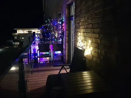Balkon mit Beleuchtung in Traumlage