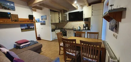 Esszimmer mit Küche