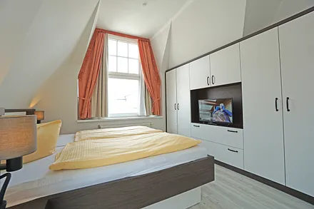 Schlafzimmer mit Doppelbett