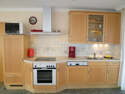 Hochwertige und moderne Küche, Birke furniert, Vollausstattung