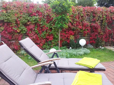 Komfortable Liegeplätze im Grünen