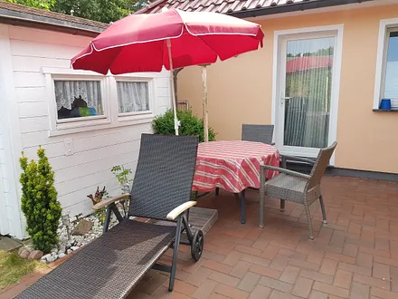 Eingang und Terrasse