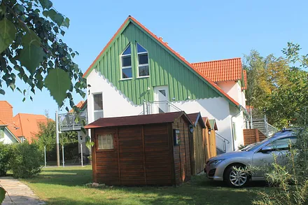 Ansicht Giebelseite mit Fahrradschuppen