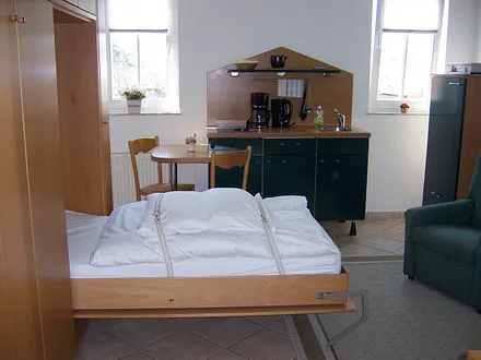 Zwei ausklappbare Einzelbetten