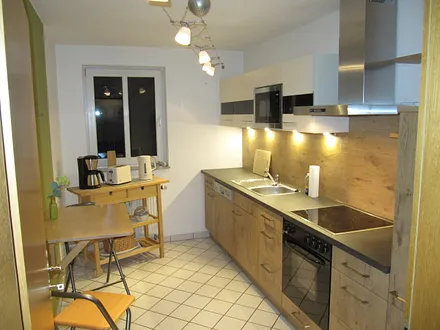 vollwertige Küche mit 2 Sitzplätzen
