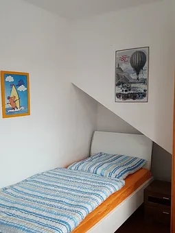 Schlafzimmer mit 2 Einzelbetten 