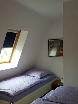 Weiteres Schlafzimmer mit 2 Einzelbetten