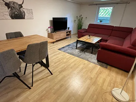 Wohnzimmer mit Essbereich
