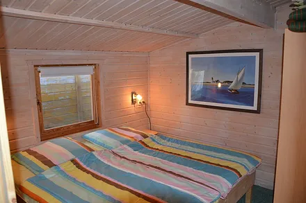 Schlafzimmer mit Doppelbett