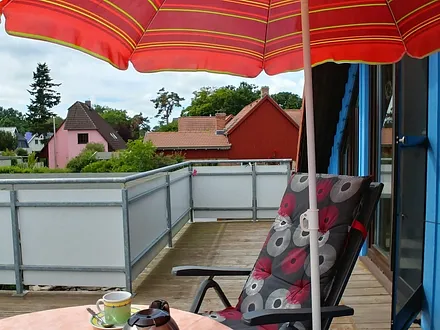 Auf dem großen Balkon ist auch den ganzen Tag Sonne.