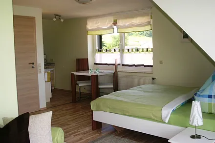 kombinierter Wohn- Schlafraum