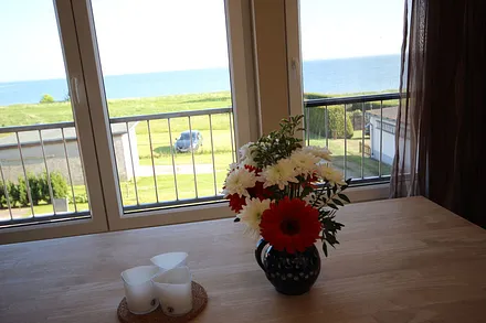 Sie haben direkten Blick aufs Meer