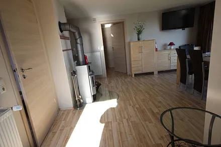 Der Wohnbereich mit Kaminofen