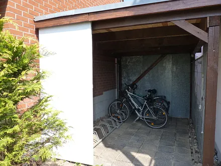 Fahrradschuppen
