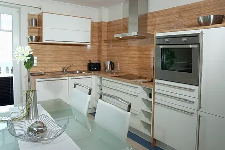 moderne Einbauküche, komplett ausgestattet