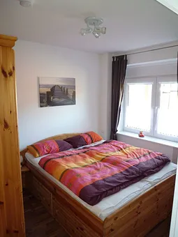 Doppelbett im  2. Schlafzimmer