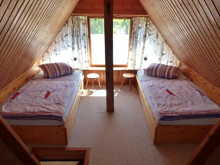 Schlafzimmer im OG (2 Betten)