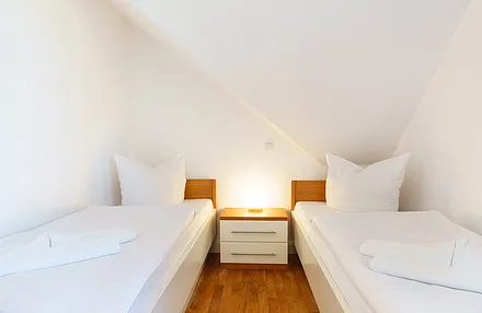 2. Schlafzimmer mit 2 EInzelbetten