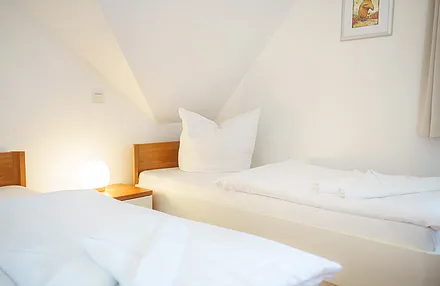 2. Schlafzimmer mit 2 EInzelbetten