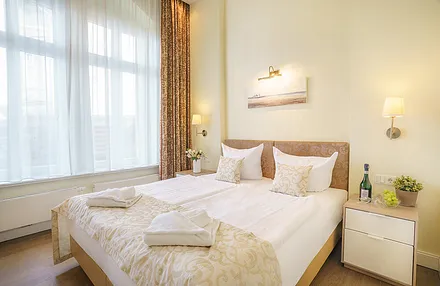 1. Schlafzimmer mit Doppelbett