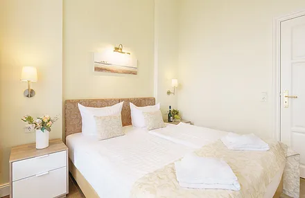 1. Schlafzimmer mit Doppelbett