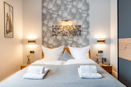 Bad mit Raindance-Dusche