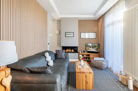 Wohnzimmer mit Kamin