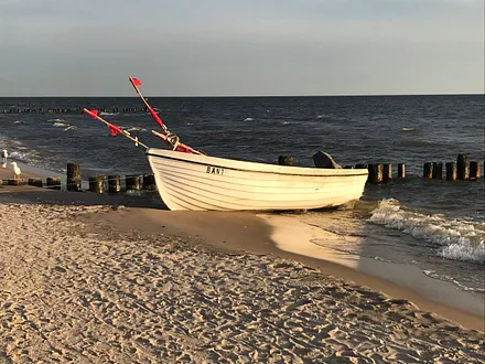 Fischerboot am Strand