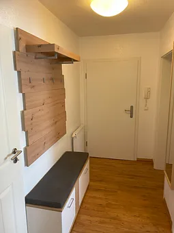 Eingangsbereich mit "Garderobe"