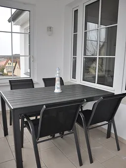 Balkon mit Außenbestuhlung