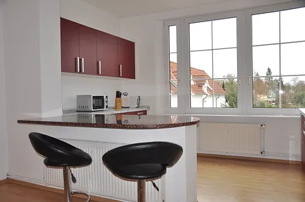 Wohnküche mit Tresenbereich